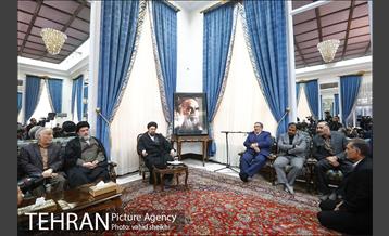 تجدید میثاق کارکنان گزینش با آرمان های امام و دیدار با یادگار ایشان 18