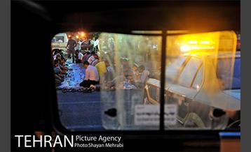 افطاری ساده در پایانه تاکسیرانی صادقیه 21