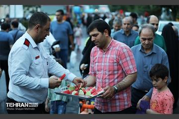 مهمانی ۱۰ کیلومتری عید غدیر در تهران 29