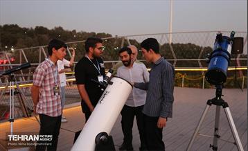 رصد «ماه خونین» از پل طبیعت 18