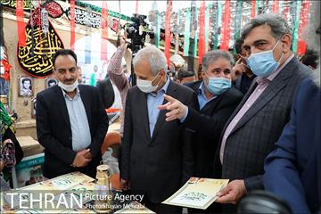 بازدید شهردار تهران از نمایشگاه دفاع مقدس 20
