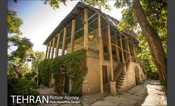 «ملک» ؛ عمارت رها شده 11