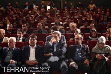 افتتاحیه مستند زمستان است 5