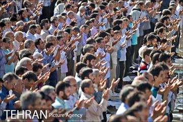 نماز عید فطر به امامت رهبر انقلاب 7