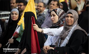 استقبال از خانواده شهدای غزه در میدان فلسطین تهران 5
