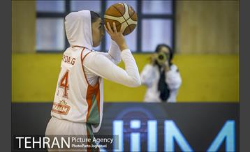 دیدار تیم های بسکتبال مهرام و گاز تهران 1