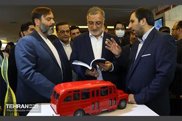 بازدید شهردار تهران از نمایشگاه بین المللی فرصت های سرمایه گذاری پایتخت