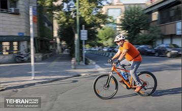 پویش سه شنبه های بدون خودرو در منطقه 8