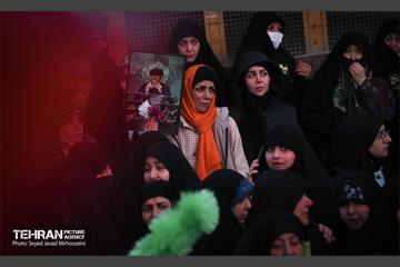 تشییع پیکر ۱۰۰ شهید مردمی و مدافع امنیت در تهران - 3 7