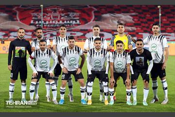 دیدار تیم های فوتبال پرسپولیس تهران و نفت مسجد سلیمان 4