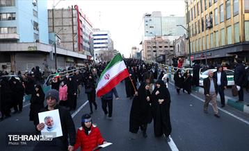 تشییع پیکر ۱۰۰ شهید مردمی و مدافع امنیت در تهران 1