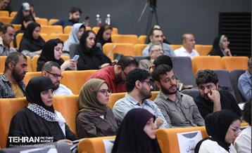 نشست خبری رویداد بین‌المللی طراحی کارتون، کاریکاتور و پوستر «هولوساید ۲۰۲۴» 28