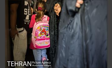 توزیع لوازم التحریر توسط گروه پردیس پایان کارت خوابی‎ 13