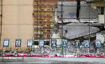 ادای احترام آتش نشان‌های تهران به شهدای جنگ ۱۲ روزه 52