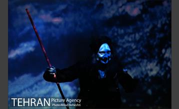 نمایش بیست هزار فرسنگ زیر دریا‎ 5