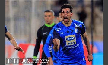 دیدار تیم‌های فوتبال استقلال تهران - نساجی مازندران 8