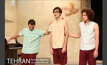 نمایش پسران تاریخ‎ 13