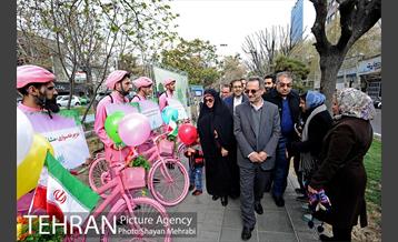 بازدید نماینده مجلس و استاندار تهران از نورزگاه بلوار کشاورز 13