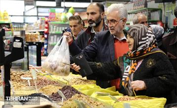 بازدید مدیرعامل سازمان تره‌وبار از میادین میوه 7