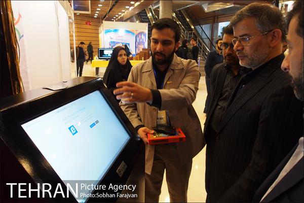 بازدید مهندس عبدالهی از نمایشگاه رسانه های دیجیتال انقلاب اسلامی  17