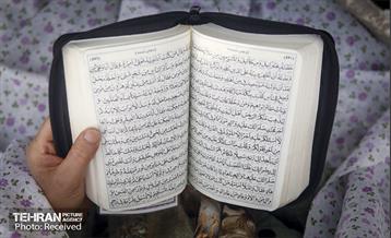 اقامه نماز عید فطر در امامزادگان پنج تن لویزان  25