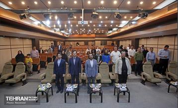 تقدیر از فرزندان همکاران شهرداری تهران 32