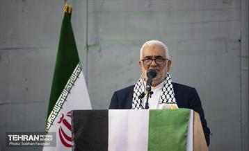 استقبال از خانواده شهدای غزه در میدان فلسطین تهران 3