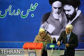 شرکت محسن هاشمی رئیس شورای اسلامی شهر تهران در انتخابات مجلس شورای اسلامی 12