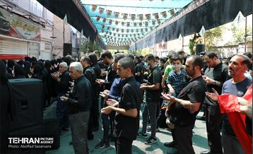 حضور شهردار منطقه هشت در مراسم عزاداری روز عاشورا