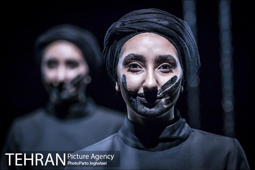 نمایش «آزادی از قید تعلق» 17