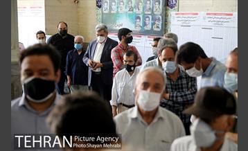 حضور شهردار تهران در انتخابات 1400