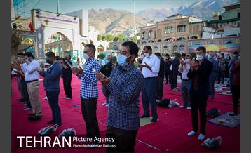 نماز عید فطر در امام زاده صالح(ع) 3