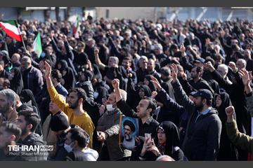 اجتماع مردم تهران در پی شهادت رهبر انقلاب - 1 65