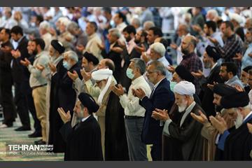 حضور شهردار تهران در نماز جمعه 26
