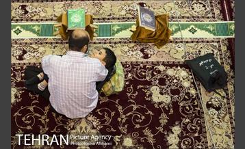 جز خوانی قرآن کریم در حسینیه کربلایی های گلوبندک‎ 14