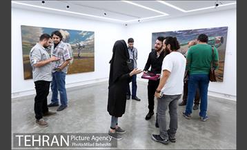 نمایش نقاشی های یحیی رویدل با عنوان گراند در گالری ثالث‎ 1