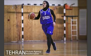 دیدار تیم های بسکتبال زنان گروه بهمن و نامی نو اصفهان 15