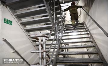 مسابقه پله‌نوردی آتش‌نشانان در برج میلاد 37
