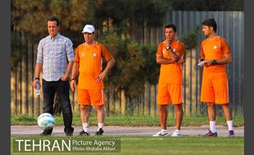 دیدار دوستانه نفت تهران - پاراگ