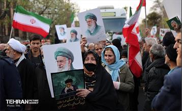 تشییع پیکر ۱۰۰ شهید مردمی و مدافع امنیت در تهران - 1 51