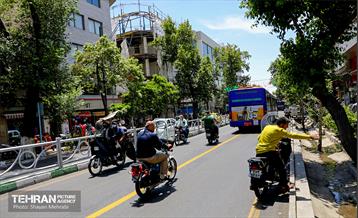 بی قانونی؛ تردد در خطوط بی آر تی 25