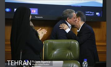 جلسه شورای شهر با حضور شهردار تهران 32