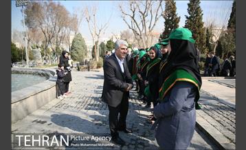 غرس نهال در بوستان بهاران 10