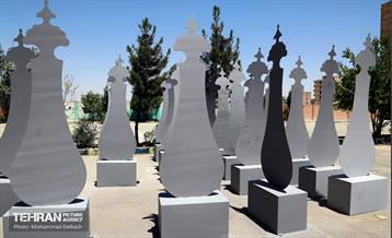 مراحل ساخت المان های نمایشگاه نشان عاشقی