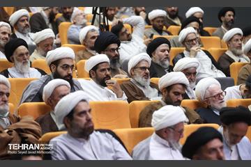 نشست فصلی ائمه جماعت و مدیران حوزه های علمیه منطقه 12 با مدیران شهری 18