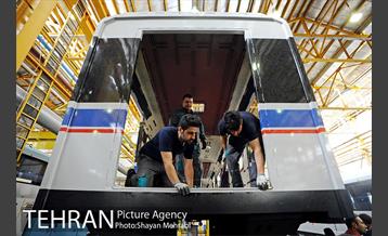 بازدید معاون اول رئیس جمهور به همراه شهردار تهران از کارخانه واگن‌سازی تهران 42