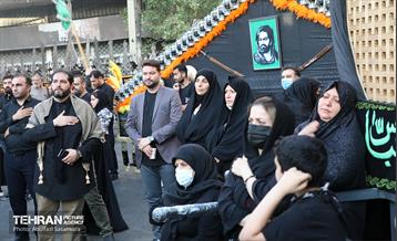 حضور شهردار منطقه هشت در مراسم عزاداری روز عاشورا