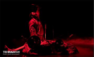 نمایش «سیب، فانوس، کشتی» 5