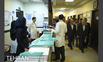 بازدید شهردار تهران و وزیر بهداشت از مراکز پزشکی و درمانی شهر 9