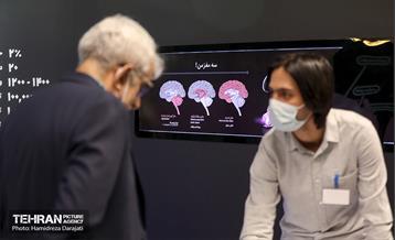 رقابت نهایی 50 شهروند سالمند در لیگ حافظه 16